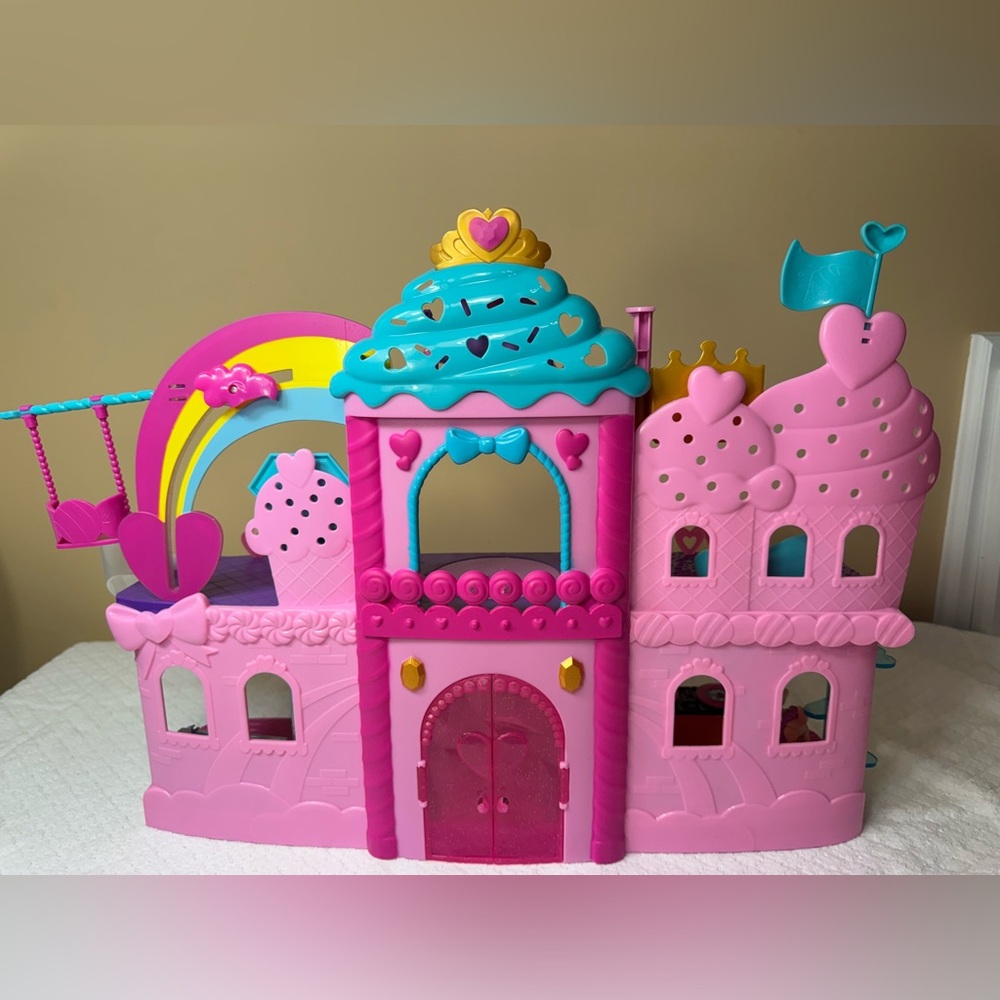 Magic Music Castle With Lights And Music - Picture 7 of 8